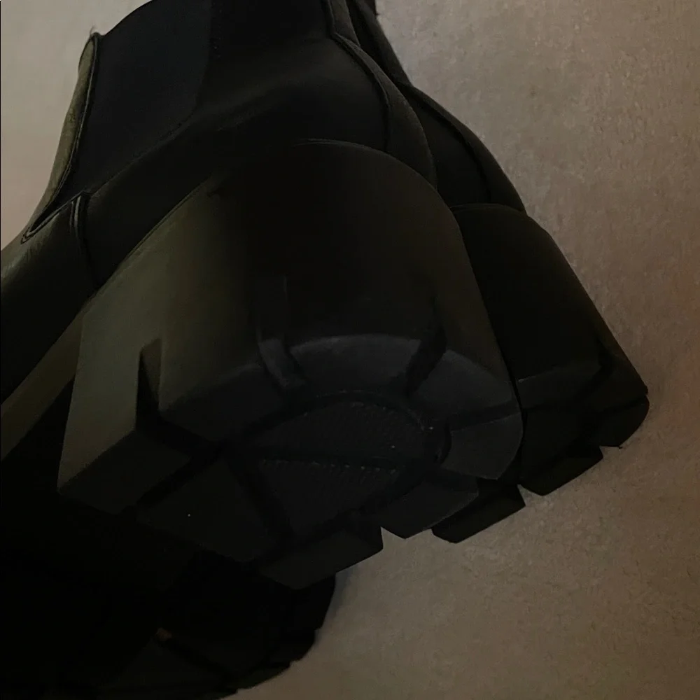 MIA Ivy Black Chunky Chelsea Boots in size 9 - Picture 7 of 8